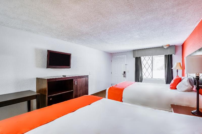 Travelodge By Wyndham Macon West Екстер'єр фото